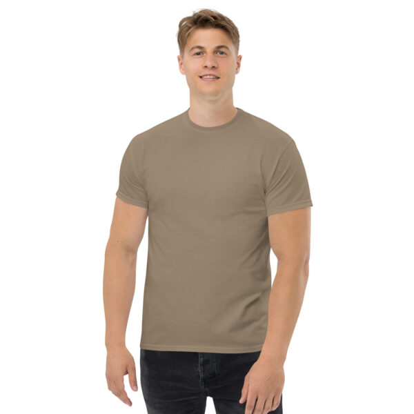 Klassisches Unisex T-Shirt – Bild 95